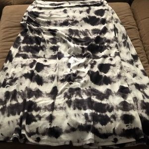 Black and white tye dye maxi skirt
